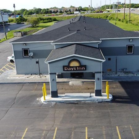 Days Inn By Wyndham Indianapolis East Post Road Экстерьер фото