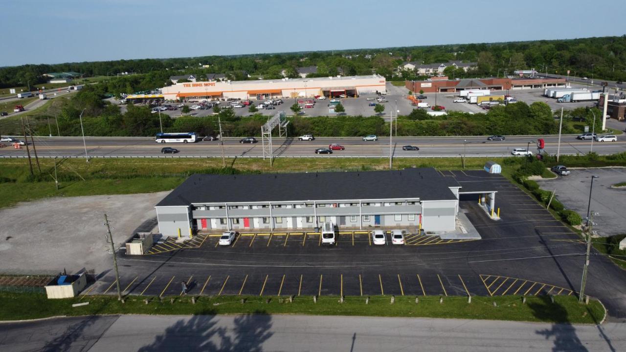 Days Inn By Wyndham Indianapolis East Post Road Экстерьер фото