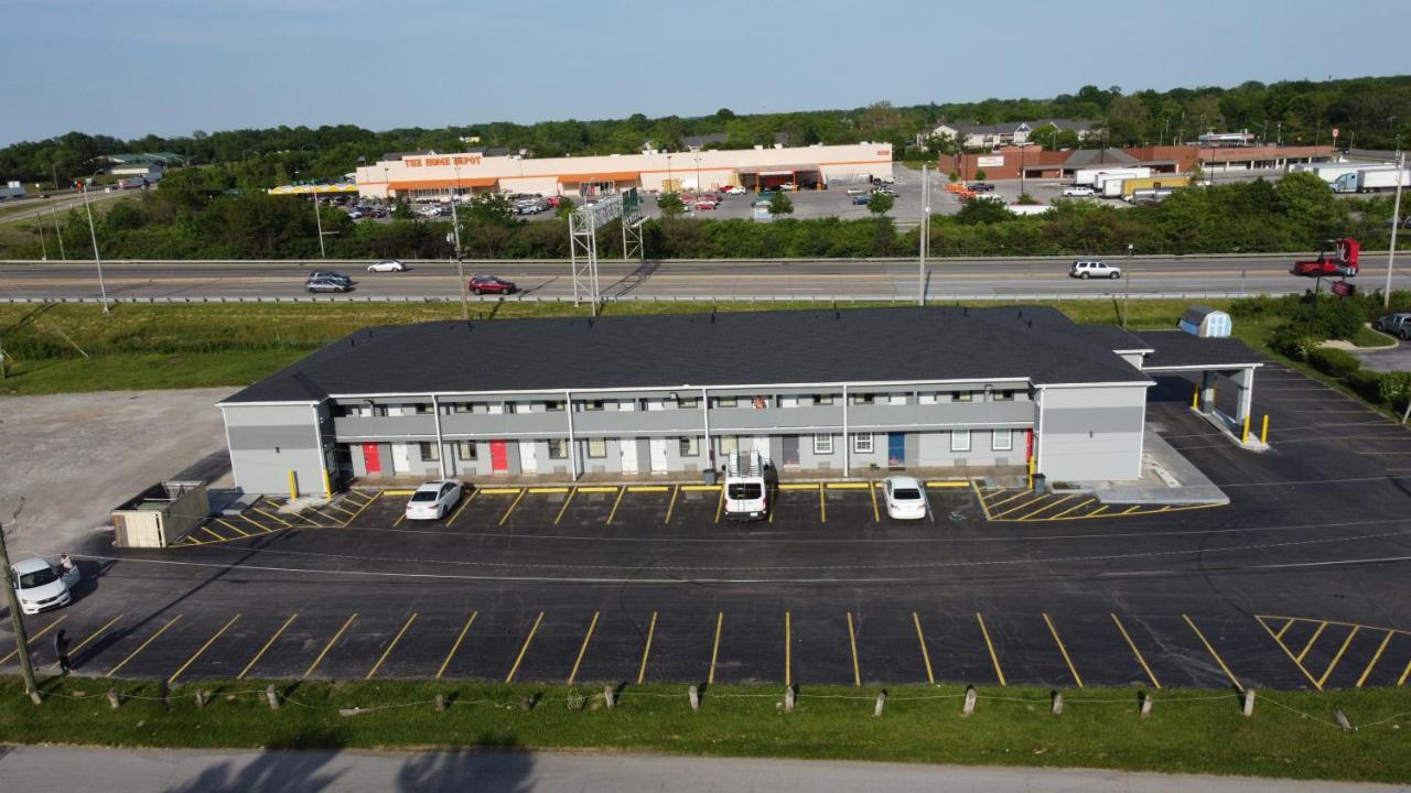 Days Inn By Wyndham Indianapolis East Post Road Экстерьер фото