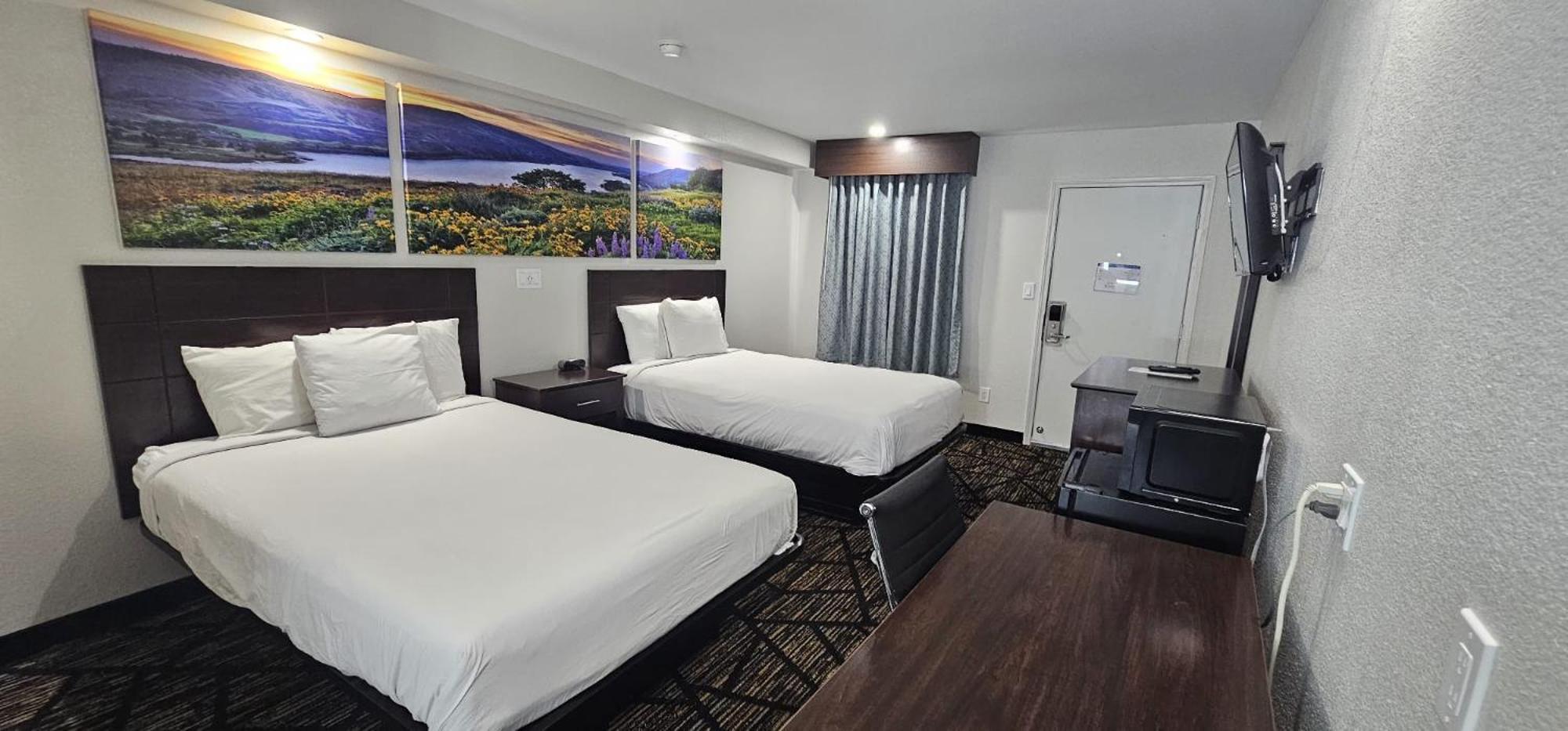 Days Inn By Wyndham Indianapolis East Post Road Экстерьер фото